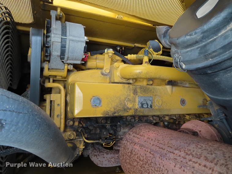 image for item DF7715 2005 John Deere 700J LGP dozer