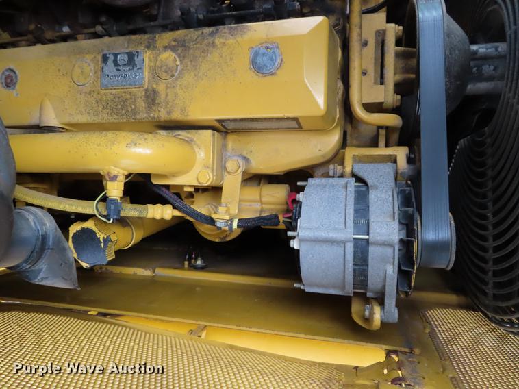 image for item DF7715 2005 John Deere 700J LGP dozer