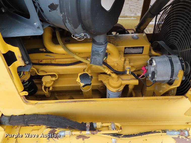 image for item DF7715 2005 John Deere 700J LGP dozer