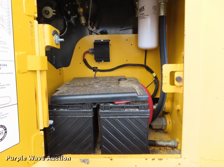 image for item DF7715 2005 John Deere 700J LGP dozer