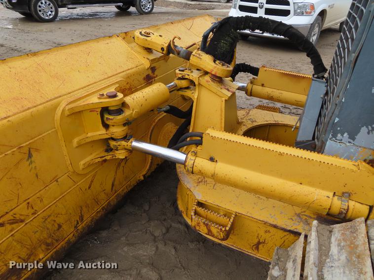 image for item DF7715 2005 John Deere 700J LGP dozer