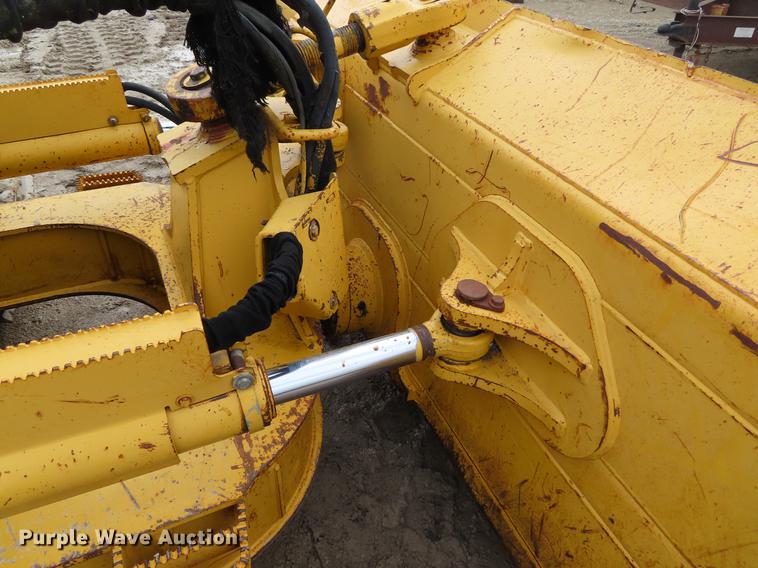 image for item DF7715 2005 John Deere 700J LGP dozer