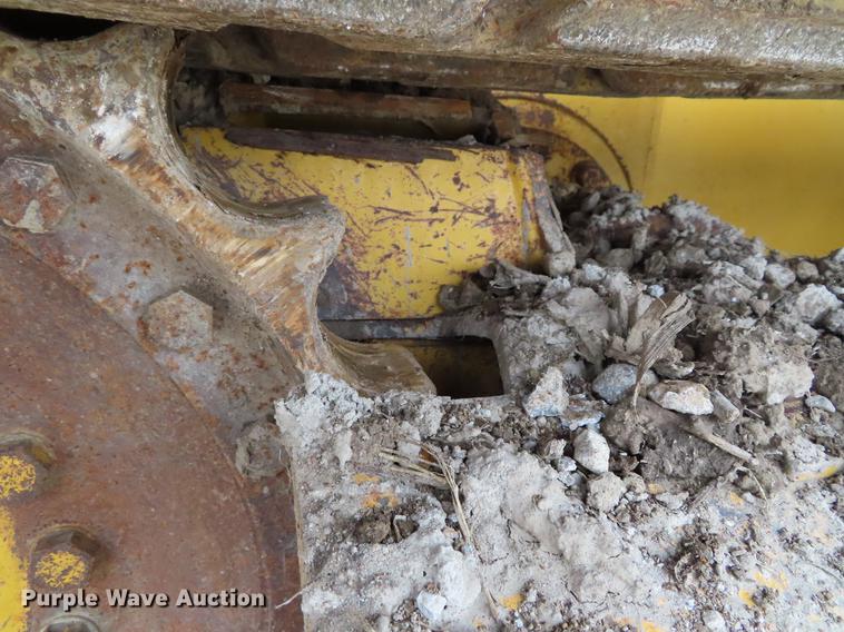 image for item DF7715 2005 John Deere 700J LGP dozer