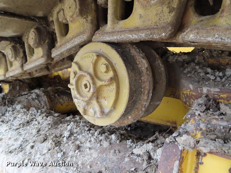 image for item DF7715 2005 John Deere 700J LGP dozer