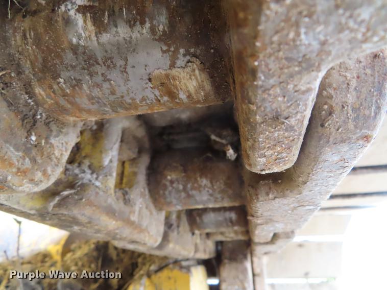 image for item DF7715 2005 John Deere 700J LGP dozer