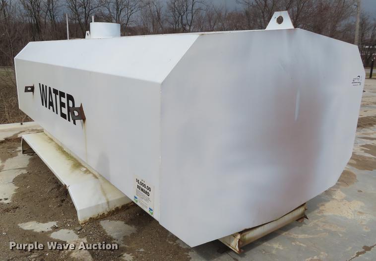 Water tank bed in Leavenworth, KS Item DF7721 sold Purple Wave