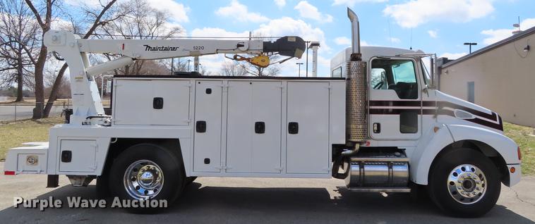 image for item DF7722 2005 Kenworth T300 service truck with crane