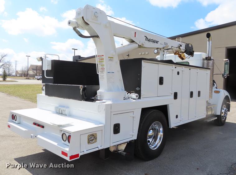 image for item DF7722 2005 Kenworth T300 service truck with crane