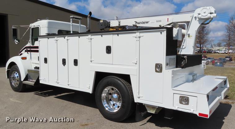 image for item DF7722 2005 Kenworth T300 service truck with crane