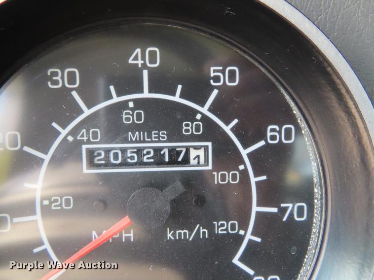 image for item DF7722 2005 Kenworth T300 service truck with crane