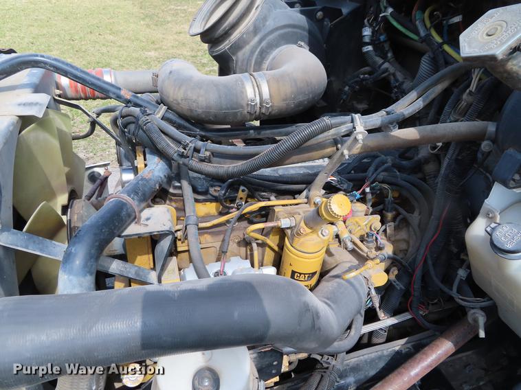 image for item DF7722 2005 Kenworth T300 service truck with crane