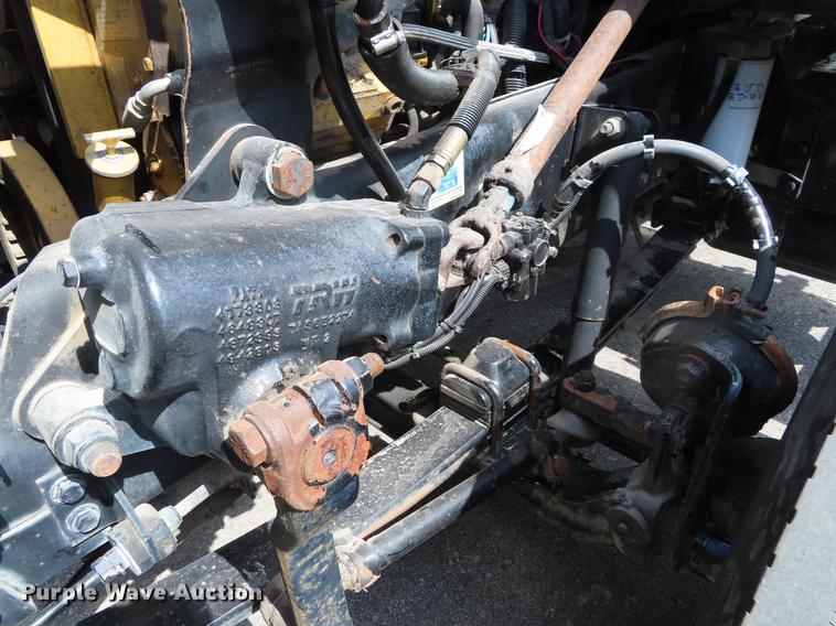 image for item DF7722 2005 Kenworth T300 service truck with crane