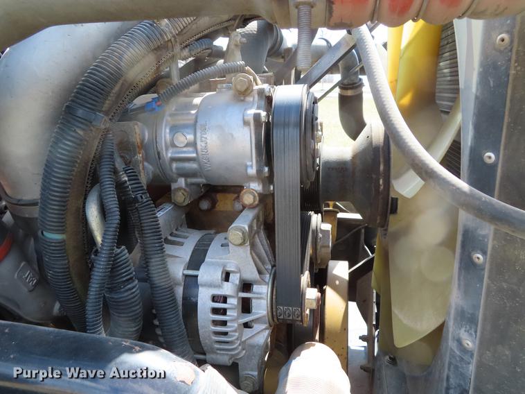 image for item DF7722 2005 Kenworth T300 service truck with crane