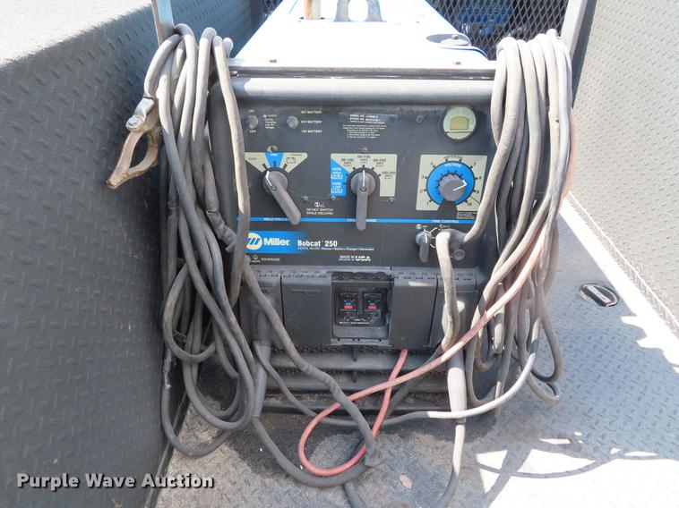 image for item DF7722 2005 Kenworth T300 service truck with crane