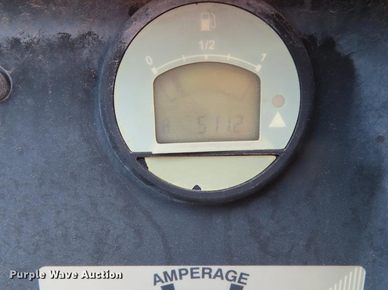 image for item DF7722 2005 Kenworth T300 service truck with crane