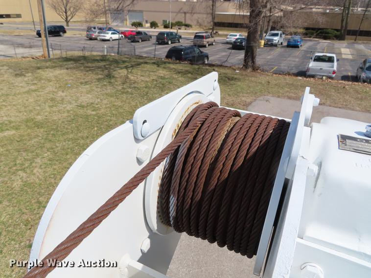 image for item DF7722 2005 Kenworth T300 service truck with crane