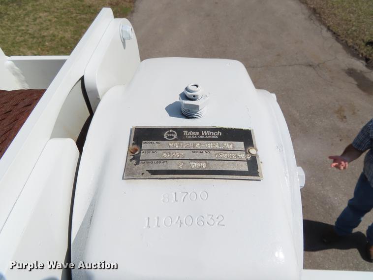 image for item DF7722 2005 Kenworth T300 service truck with crane