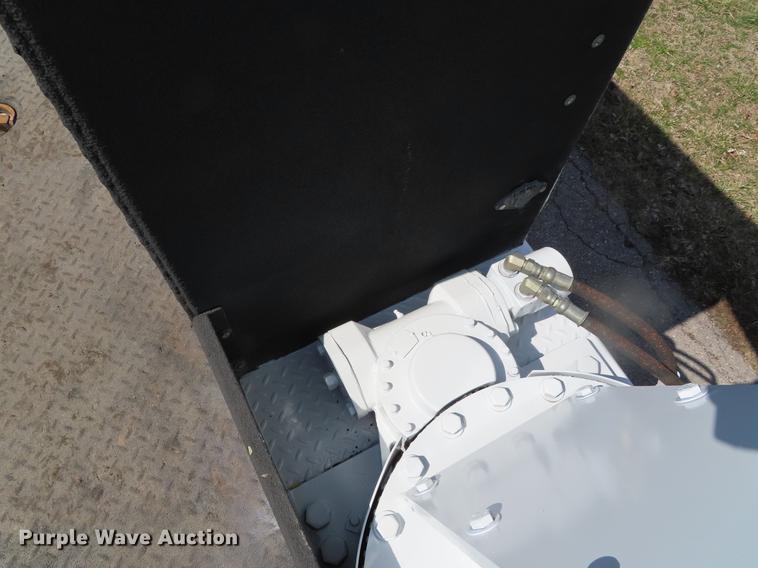 image for item DF7722 2005 Kenworth T300 service truck with crane