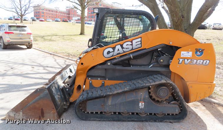 image for item DF7723 2015 Case TV380 skid steer