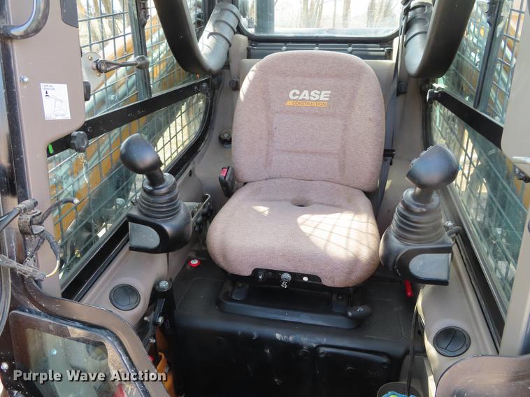 image for item DF7723 2015 Case TV380 skid steer