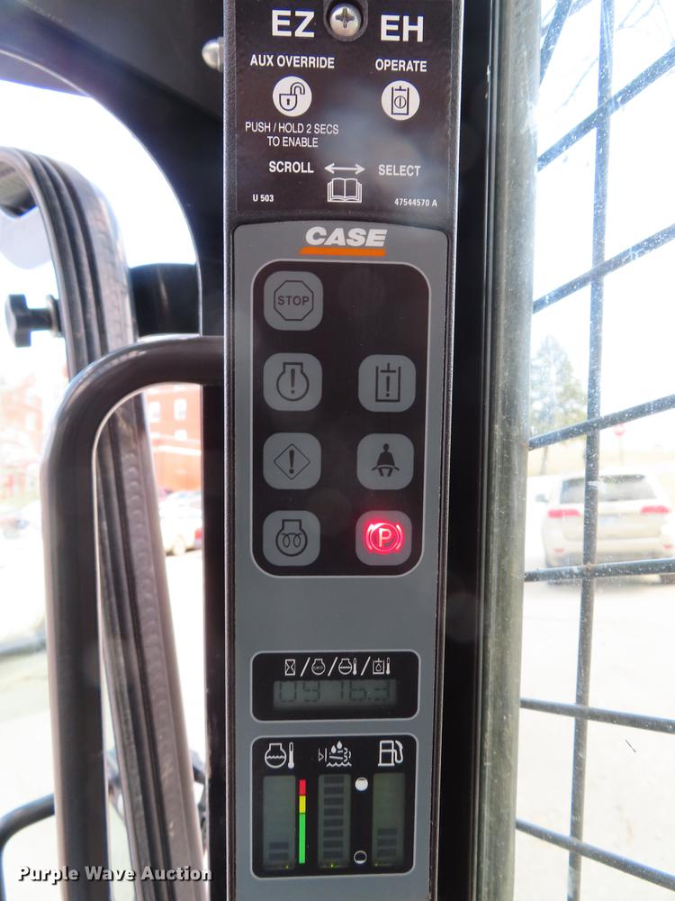 image for item DF7723 2015 Case TV380 skid steer