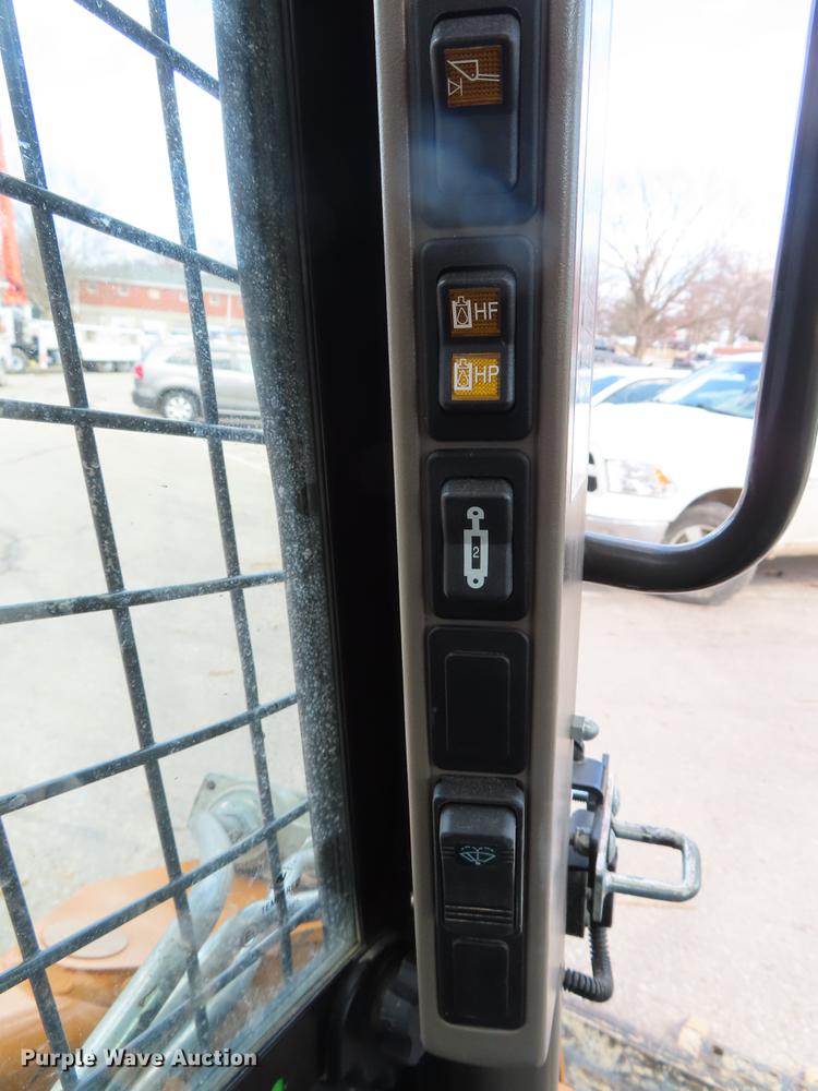 image for item DF7723 2015 Case TV380 skid steer