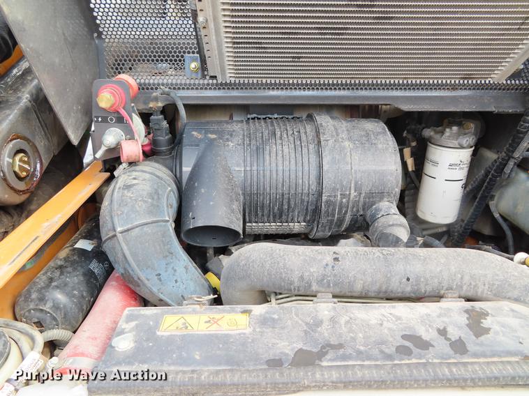 image for item DF7723 2015 Case TV380 skid steer