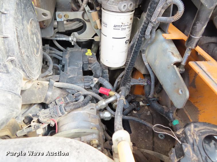 image for item DF7723 2015 Case TV380 skid steer