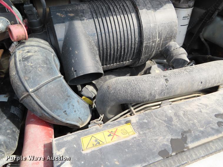 image for item DF7723 2015 Case TV380 skid steer