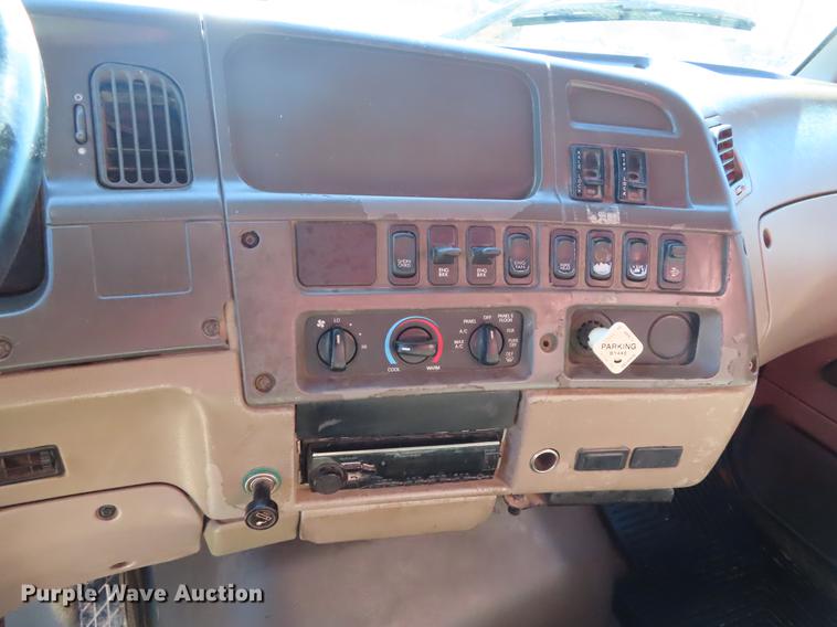 image for item DF7727 2008 Sterling LT9500 dump truck