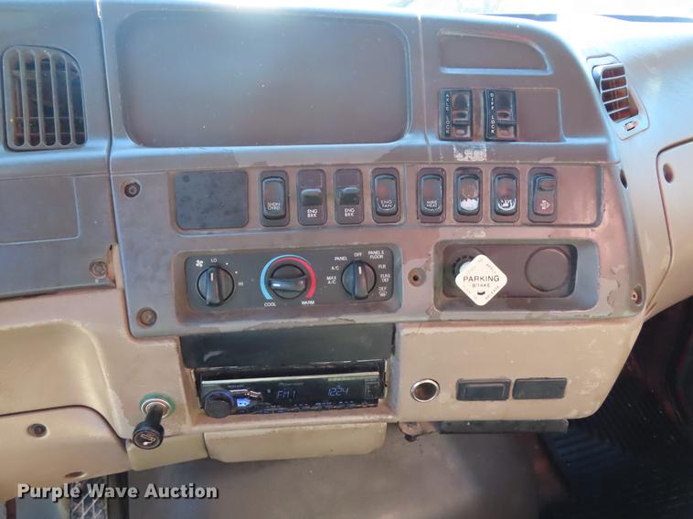 image for item DF7727 2008 Sterling LT9500 dump truck