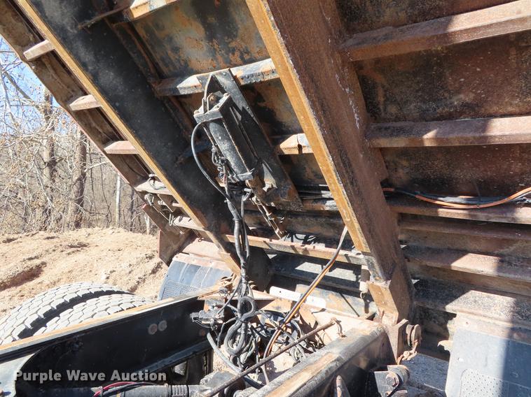 image for item DF7727 2008 Sterling LT9500 dump truck