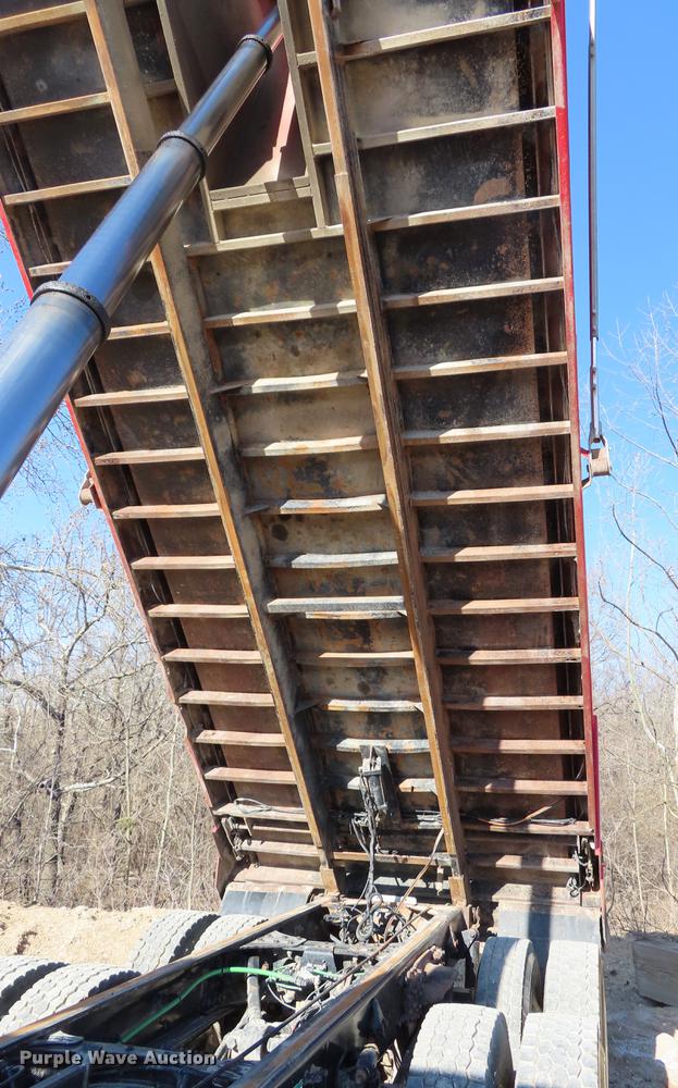 image for item DF7727 2008 Sterling LT9500 dump truck