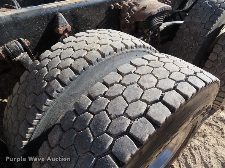 image for item DF7727 2008 Sterling LT9500 dump truck