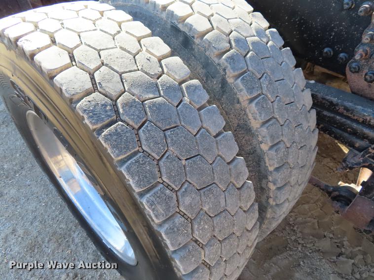 image for item DF7727 2008 Sterling LT9500 dump truck