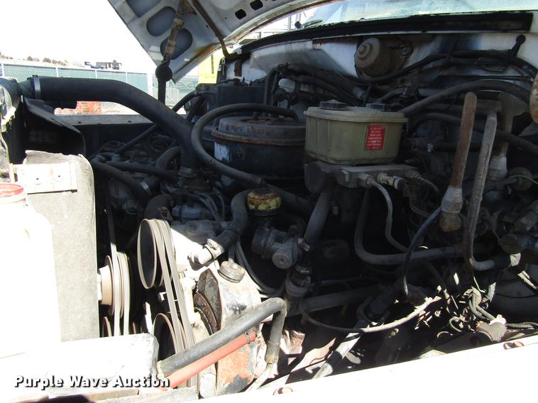 image for item DF7852 1985 Ford F700 crane truck