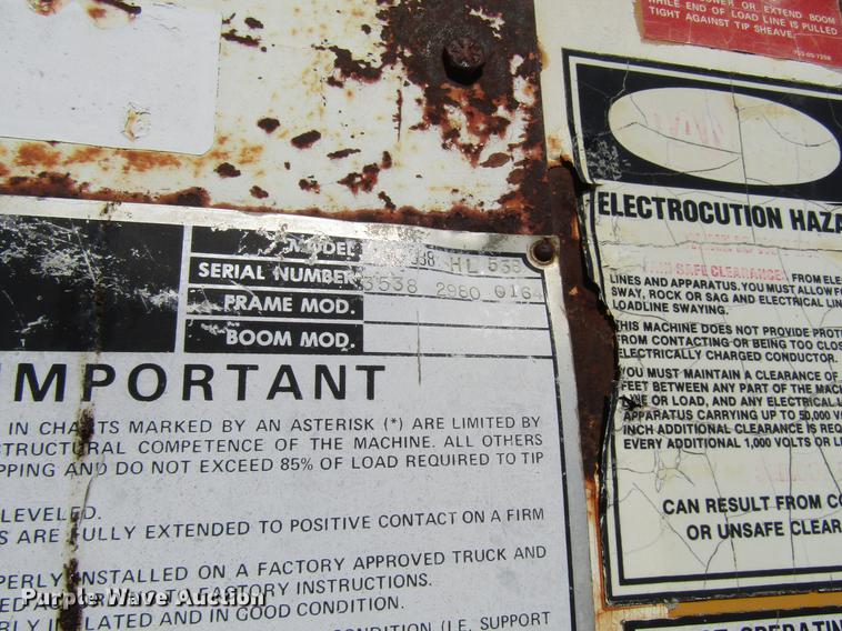 image for item DF7852 1985 Ford F700 crane truck