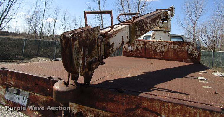 image for item DF7852 1985 Ford F700 crane truck