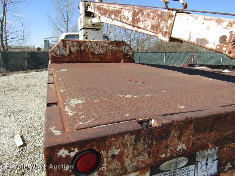 image for item DF7852 1985 Ford F700 crane truck