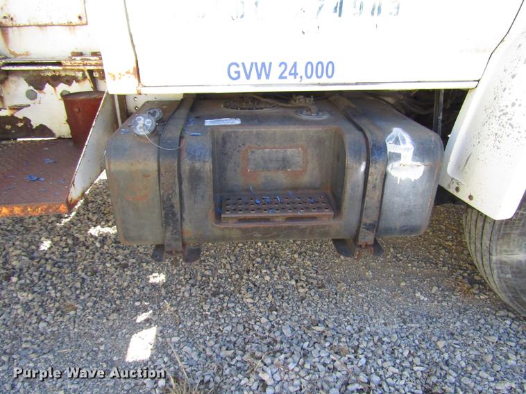 image for item DF7852 1985 Ford F700 crane truck