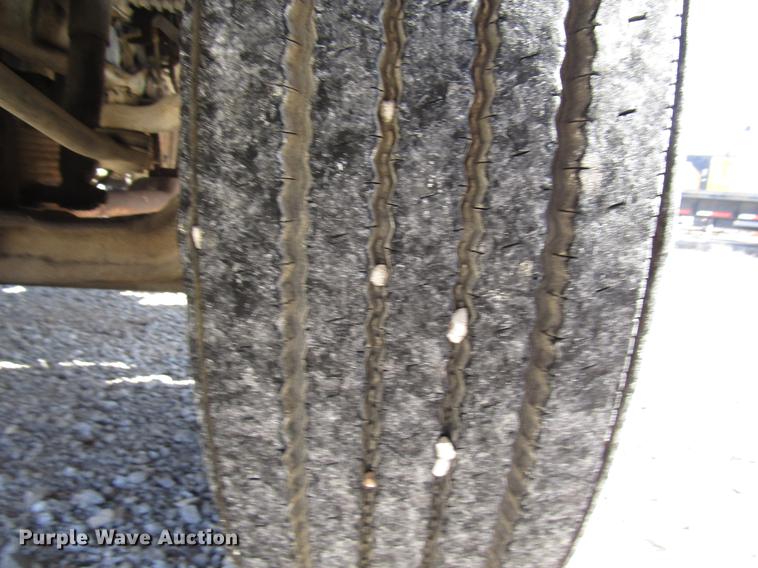 image for item DF7852 1985 Ford F700 crane truck