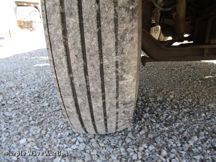 image for item DF7852 1985 Ford F700 crane truck