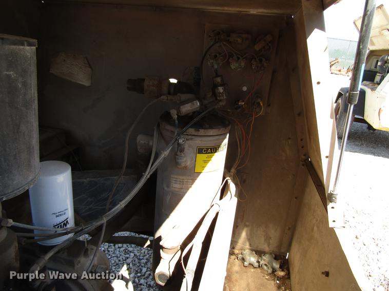 image for item DF7853 1992 Leroi air compressor