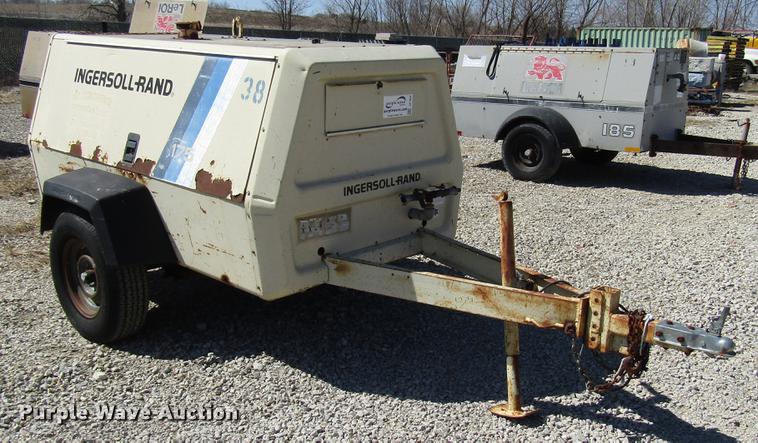 image for item DF7854 1995 Ingersoll Rand P175WD air compressor