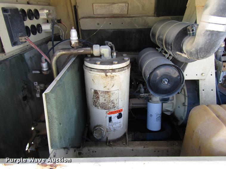 image for item DF7854 1995 Ingersoll Rand P175WD air compressor