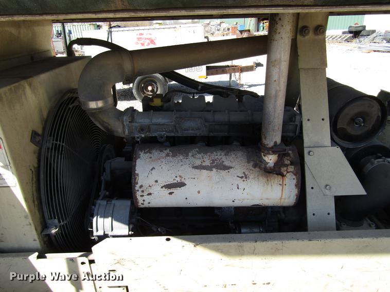 image for item DF7854 1995 Ingersoll Rand P175WD air compressor