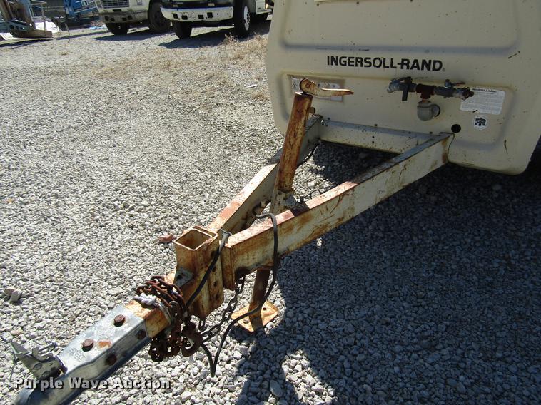 image for item DF7854 1995 Ingersoll Rand P175WD air compressor