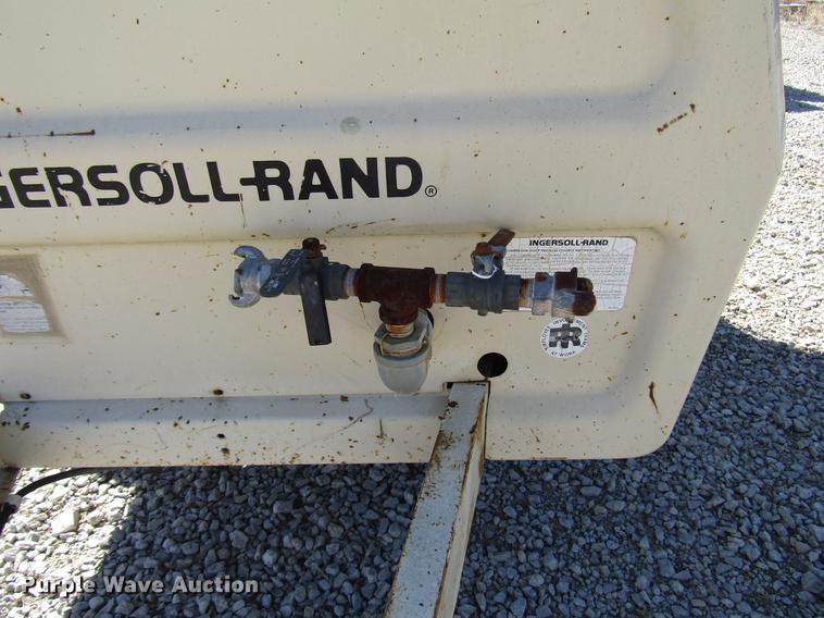 image for item DF7854 1995 Ingersoll Rand P175WD air compressor