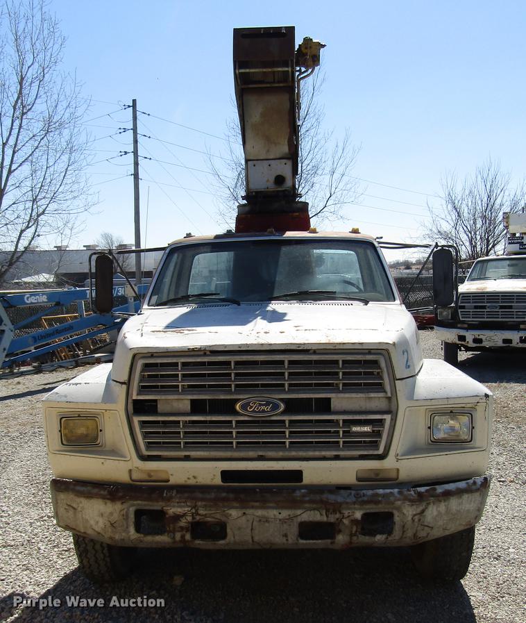 image for item DF7855 1986 Ford B7000 crane truck