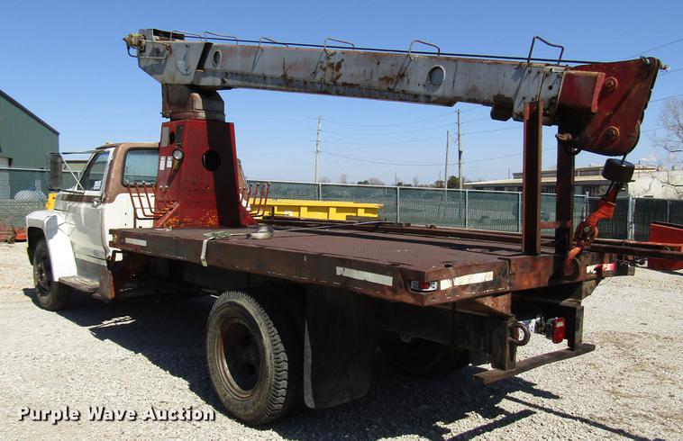 image for item DF7855 1986 Ford B7000 crane truck